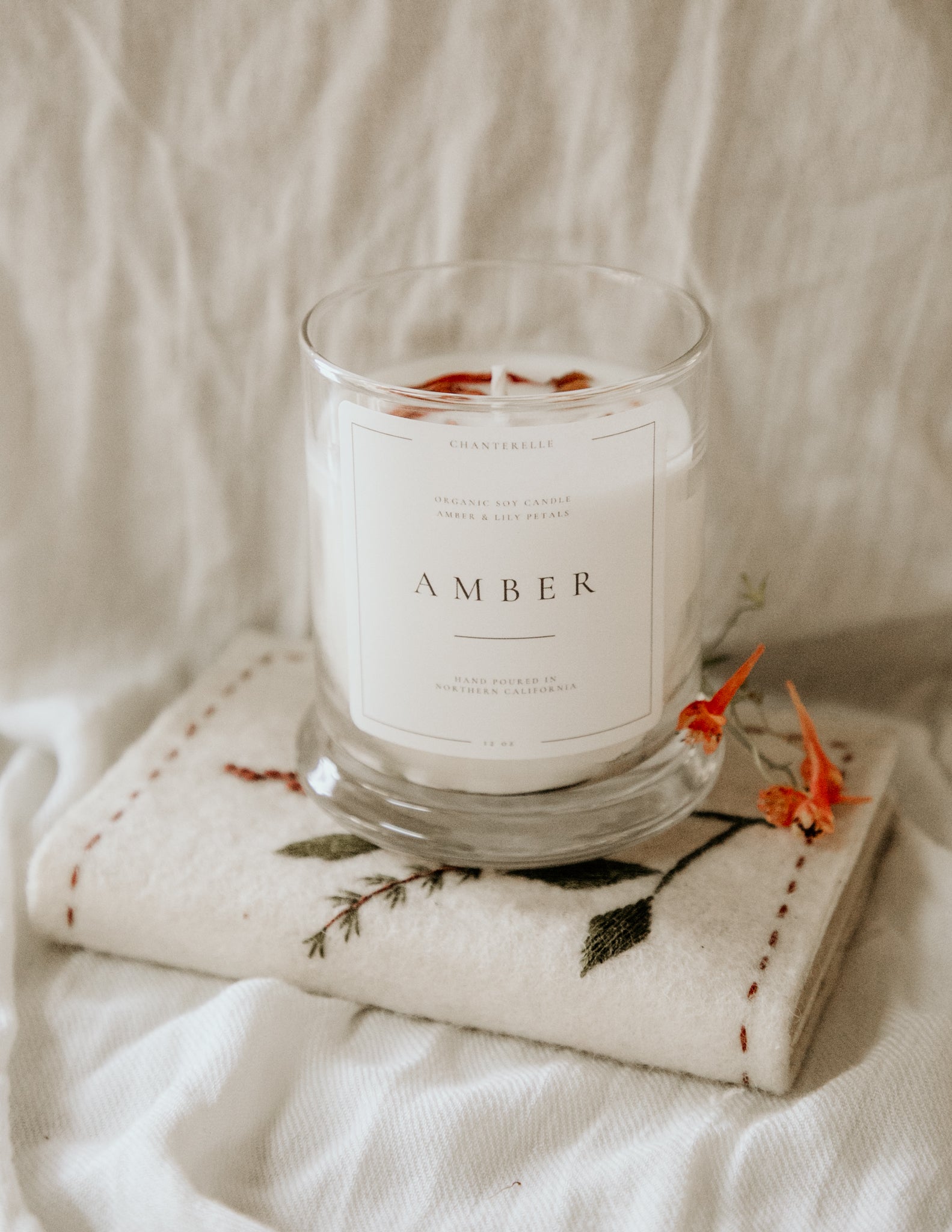 Amber With Dried Lily and Amber Organic Soy Candle 10 oz